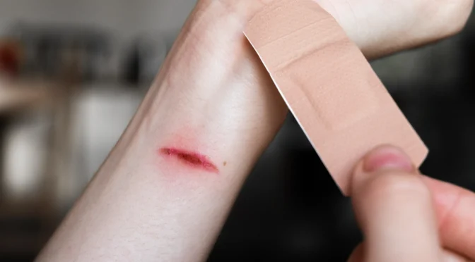 상처를 오래 붙잡는 사람이 더 힘들어지는 이유 4가지